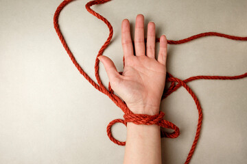 Exploring the art of shibari with natural jute rope in a serene setting