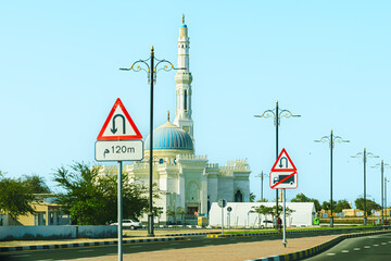 Obraz premium Kalba, UAE- 01042025: Kalba city corniche, mangrove, park