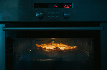 Baking lasagna in the oven