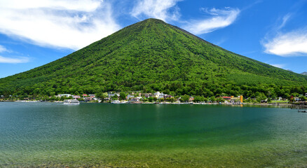 栃木県日光市　男体山と中禅寺湖