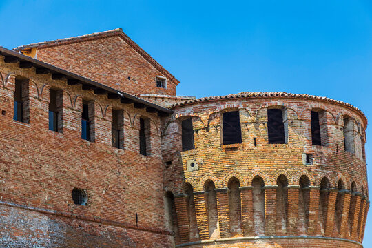 La Rocca sforzesca di Dozza in provincia di Bologna, 