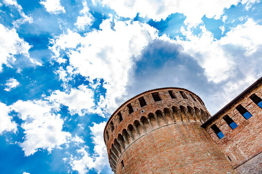 La Rocca sforzesca di Dozza in provincia di Bologna, 