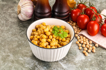Canned chickpea in the bowl