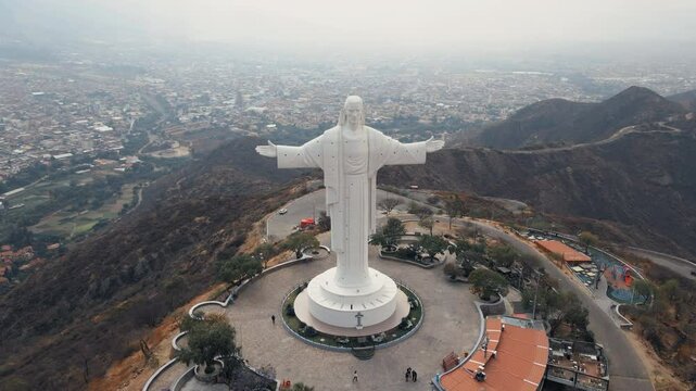Cristo Cochabamba, Bolivia, Iglesia