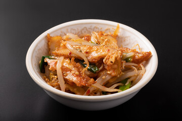 薩摩揚げともやしとネギのピリ辛和え