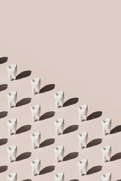 3D render of molar teeth arranged in a diagonal pattern