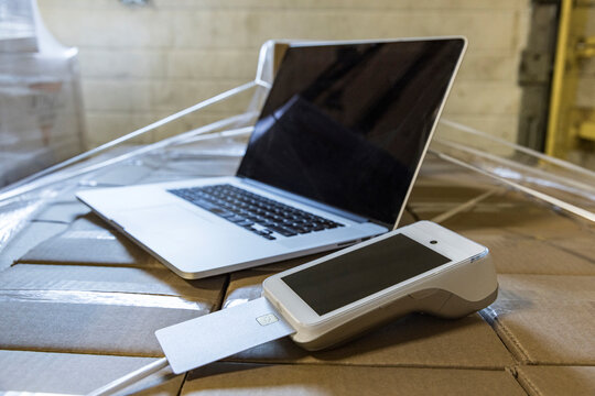 Credit Card Reader with laptop 