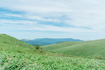 夏の空と高原の風景・観光地・旅行・山・名所

