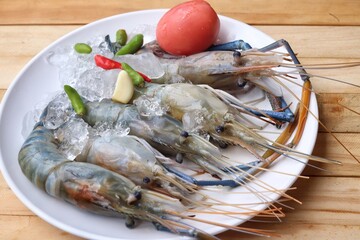 Raw fresh shrimp on a plate