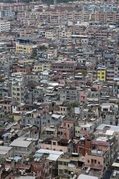 crowded houses