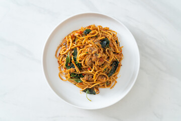 Stir Fried Spaghetti with Clam and Chilli Paste