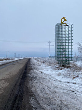 Cold Road, Soviet Symbol