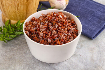 Red steamed rubine rice garnish