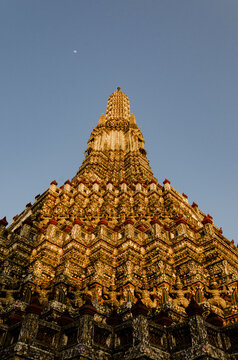 Wat Arun at golden hour