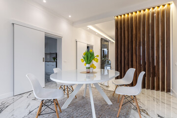 Modern Dining Room with Elegant Decor