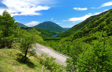 栃木県日光市　金精峠から見る男体山と湯ノ湖