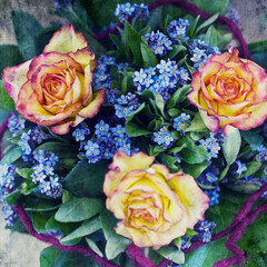 Blumenstrauß mit Rosen und Vergisßmeinnicht