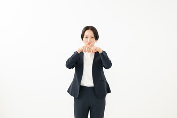 NGポーズをする女性