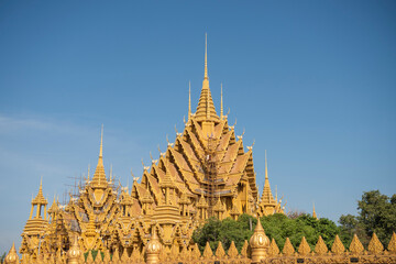 Fototapeta premium THAILAND PHITSANULOK WAT CHAN TAWAN TOK