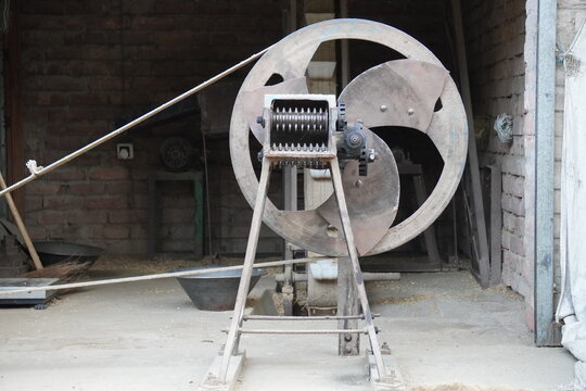 A chaff cutter, a machine used in agriculture to chop straw or hay into small pieces for animal feed