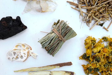 Chinese herbal ingredient set for mixed herbs cooling tea