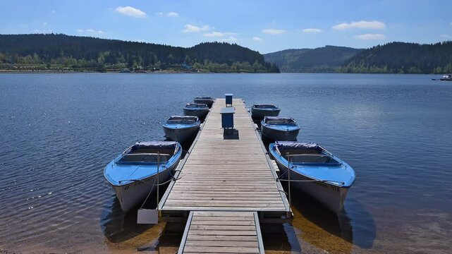 Ruderboot, Tretboot, Bunt, Schluchsee, Schwarzwald, Baden-W&uuml;rttemberg, Deutschland, Europa