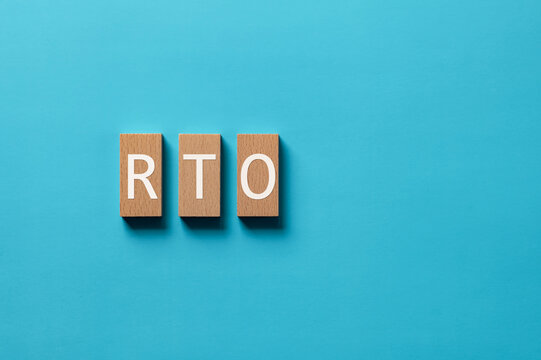 There is wood block with the word RTO. It is an abbreviation for Recovery Time Objective as eye-catching image.