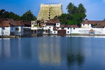 Fototapeta premium Intricate Carvings and Divine Aura – Padmanabhaswamy Temple