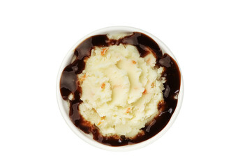 흰색 용기에 담긴 소스와 메쉬포테이토.