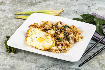 Rice with minced meat and basil