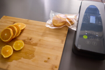 Efficiently Vacuum Sealing Fresh Citrus Fruits for Maximum Storage Time and Flavor Preservation