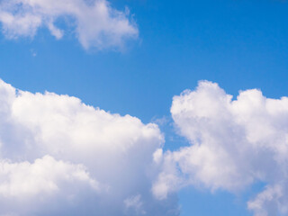 春の空の印象的な雲アップ07