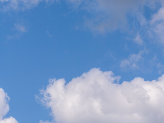 春の空の印象的な雲アップ12