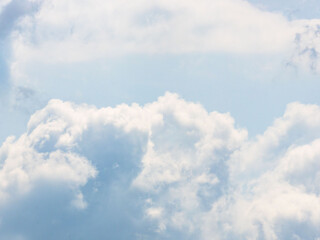 春の空の印象的な雲アップ32