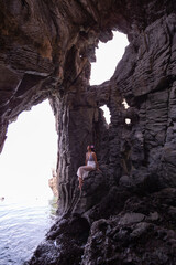 Beautiful Thai woman takes photos with beautiful tourist attractions, secret photo spots on Koh Sichang, Chonburi Province, Thailand.
หมวดหมู่ที่ 1
