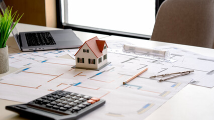 A set for drawing on construction drawings