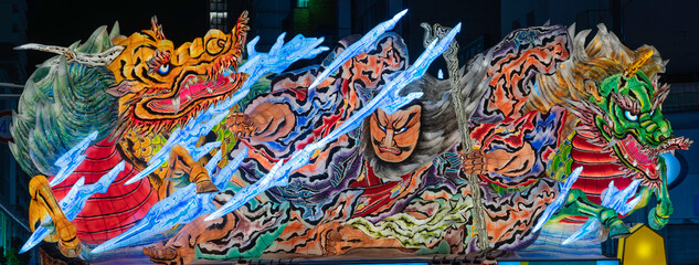 カラフルな龍