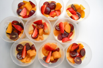 Jelly custard pudding with fresh fruits.