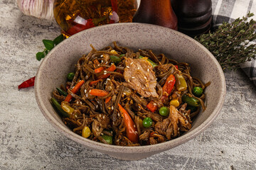 Soba with shredded pork and vegetables