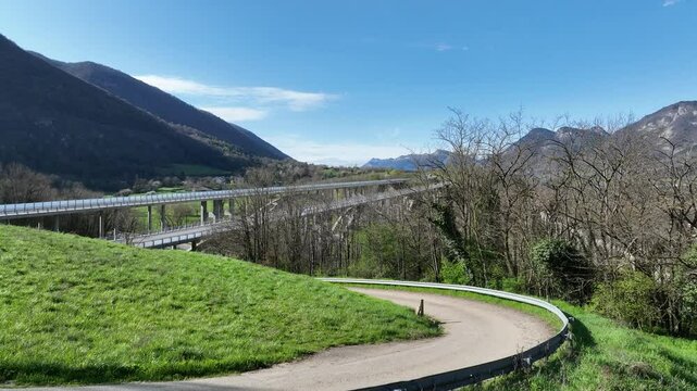 Viaduc sur autoroute dans les alpes francais en vue a&eacute;rienne