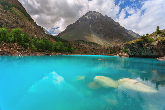 Naltar Lake,
Lake at Naltar Valley is in the middle of three lakes also known as Naltar 2