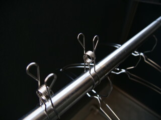  洗濯物を干すステンレス洗濯バサミ 