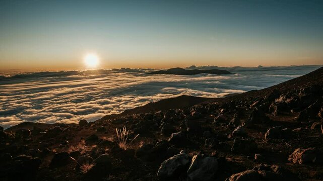 Timelapse - Lever de soleil Piton des Neiges 1