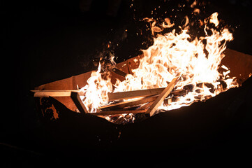 Lewes, East Sussex, UK. 05 November 2024. Bonfire societies parade through Lewes, a tradition that commerates the burning of 17 martyrs during Queen Mary I reign in the 1550s © Anders93