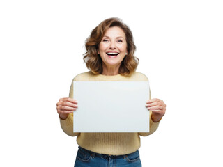Fototapeta premium Lächelnde Frau hält leeres Schild in den Händen PNG mit transparentem Hintergrund