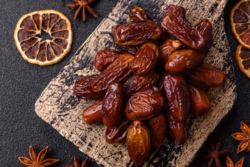 Dried tropical date fruit as an ingredient for fresh organic diet food