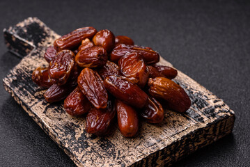 Dried tropical date fruit as an ingredient for fresh organic diet food