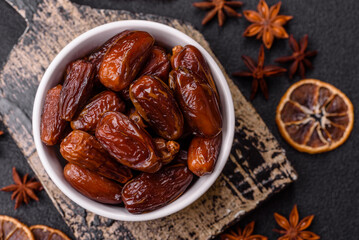 Dried tropical date fruit as an ingredient for fresh organic diet food