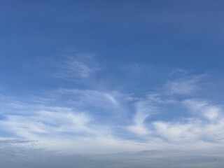 Obraz premium clear blue sky with pure white clouds. The sky was very clear and clouds were scattered everywhere