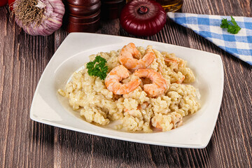 Gourmet risotto with prawn and cheese